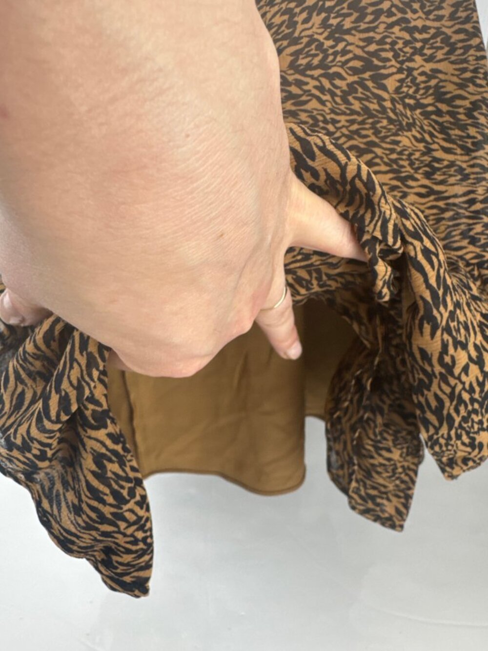 TED BAKER LONDON 'Adellyn' Animal Ruffled Mini Skirt Camel Brown Black sz 3/8-10 - Picture 7 of 13